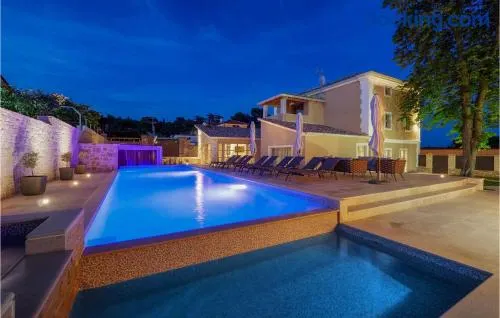 Villa Salute - Image 1