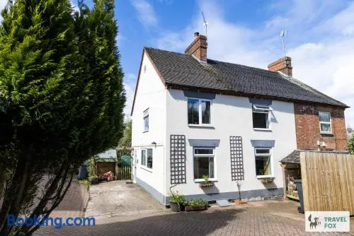 Smithy Bank Cottage - with free parking! - Image 1