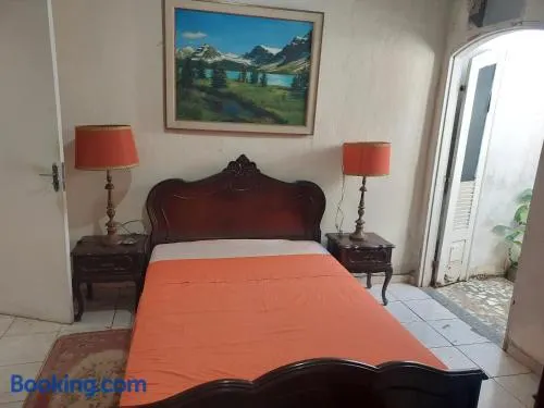 Casa com um quarto de casal para alugar - Image 1