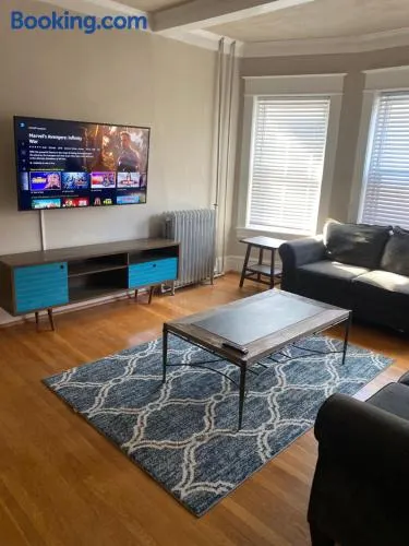Highland Park 1 - Budget Stay- Near Downtown - Image 1