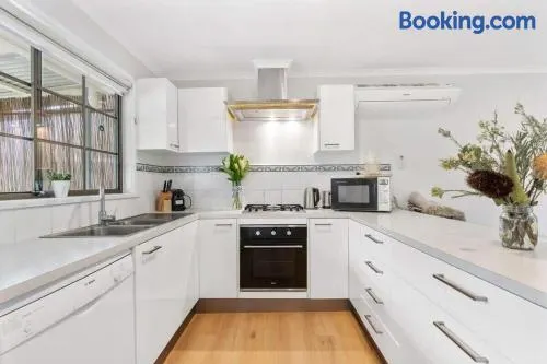 Banksia Beach House - Image 1