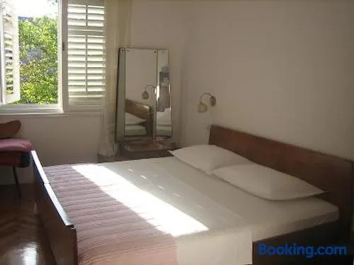 Rooms and Apartment Lucac Manus - Image 1