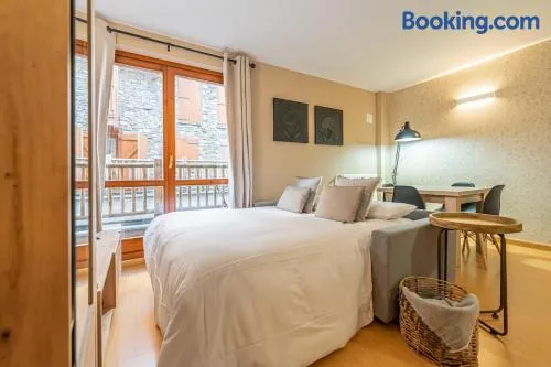A Cozy Refuge - 2min drive to slopes - 4pax - Image 1
