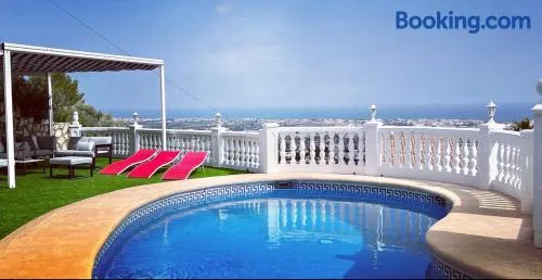 VILLA FAMILIA - Image 1