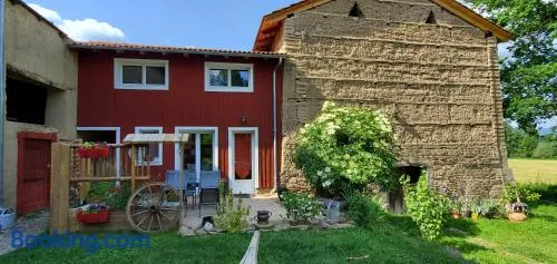 Gîte Rouge Safran 3 étoiles au calme - Image 1