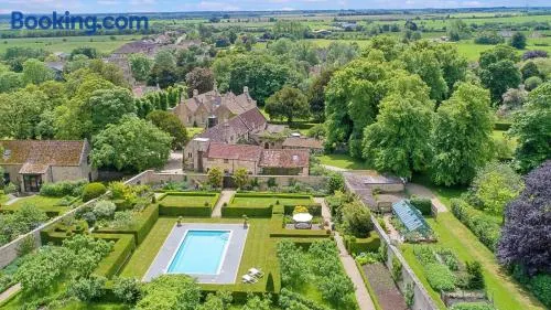 Finest Retreats - Tormarton Court - Image 1