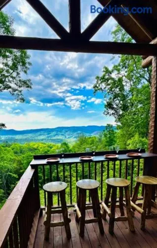 VIEWS - Spring sale! - King Bed - Pets Welcome - Image 1