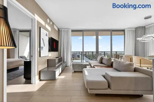 HYDE BEACH HOUSE THREE-BEDROOM, WATERFRONT, OCEAN AND INTERCOSTAL VIEW, ROOFTOP POOL, 5 MiN WALK TO BEACH - Image 1