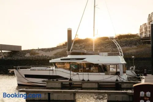 Yacht by Strandhotel - hotel service & wellness - Image 1