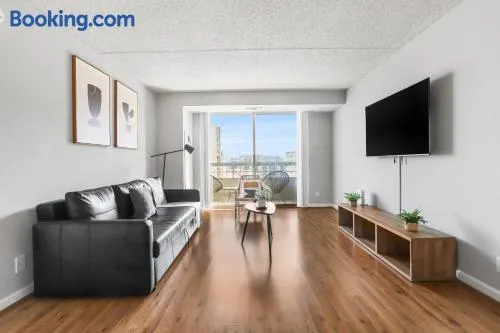 Prime Location for Business Stay - Image 1