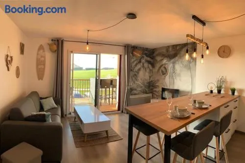 Appartement entièrement rénové avec vue sur océan - Image 1