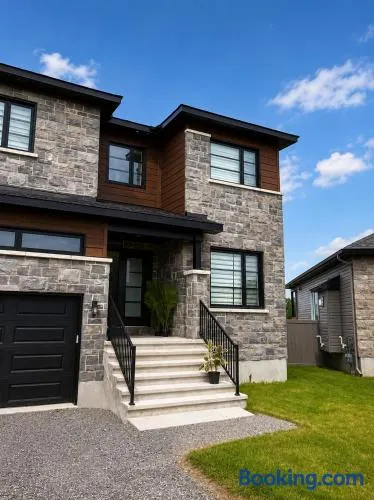 Elegant Country Retreat - Image 1