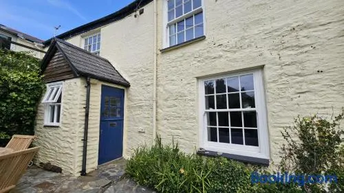Corner Cottage - Image 1