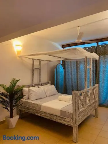 Samara Studio Apartment - Diani Beachfront - Image 1