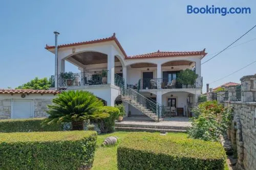 Villa Karpofora View - Image 1