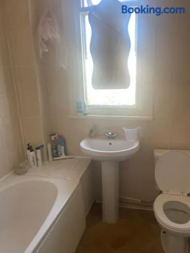 Newly 3 bed cosy apartment - Image 1