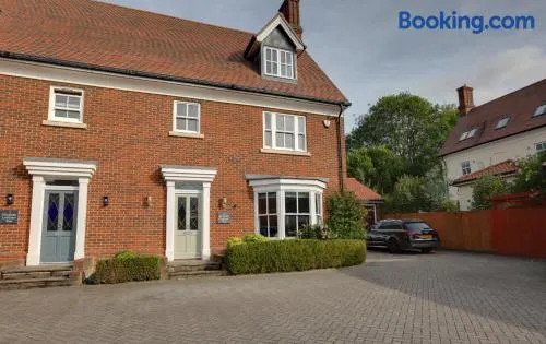Elizabeth Townhouse Braintree - Image 1