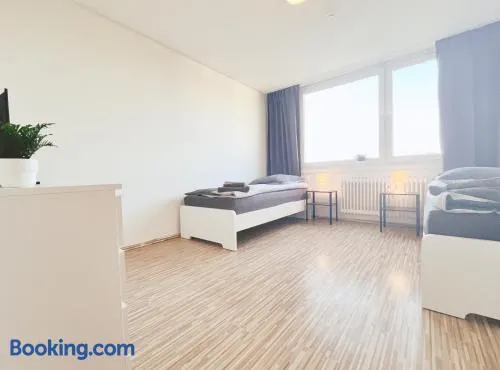 Home4Now DOR04 Monteursunterkunft in Dormagen I 3 Schlafzimmer für 6 Personen I Küche I Gäste WC I SmartTV I WiFi - Image 1