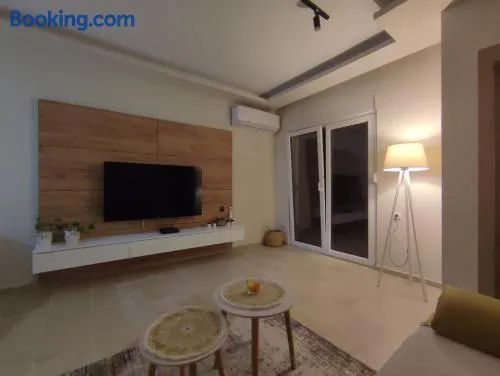 Apartman Front - Image 1