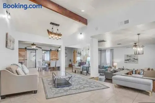Beautiful Oasis with rv or boat parking - Image 1