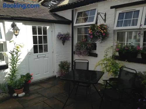 Courtyard Cottage - Image 1