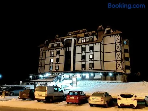 Apartman Vrhovi Kopaonik Vila Nikola Centar - Image 1