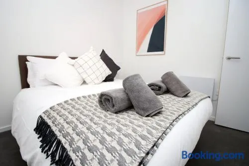 Modern Two BR | Free Parking - Image 1