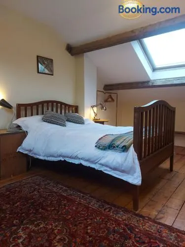 Restful attic room in riverside spot - Image 1