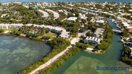 Crystal Waters - 2BR 3BA Private Villa - Image 1