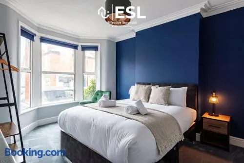 4 Bedroom House - Great for Group Stays - Image 1