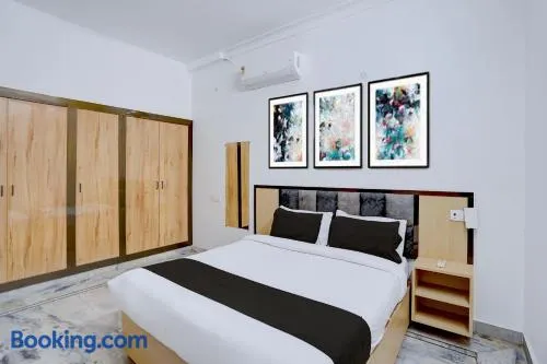 Hotel O A5 Blue - Image 1