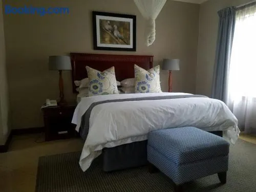 Ufulu Gardens Hotel - Image 1
