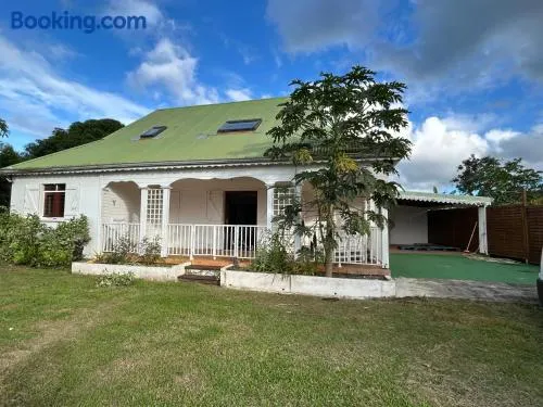 Maison confortable avec jardin à Lamentin - Image 1