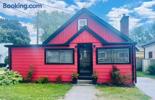 The Rosebud Cottage - Image 1