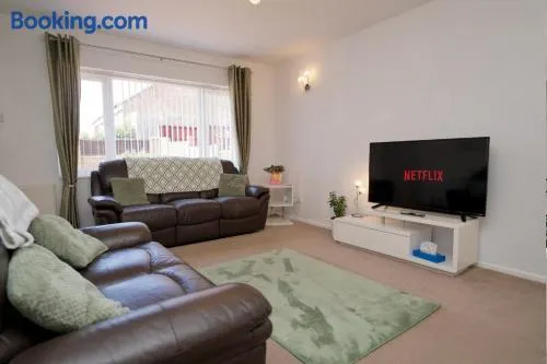 Natures Lodge Fully Furnished Home Coventry - Image 1