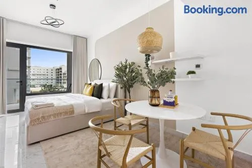 Bright Boho Loft near Yas F1 Circuit & Airport - Image 1