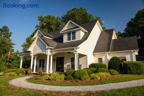 Bed & Breakfast on Tiffany Hill - Image 1