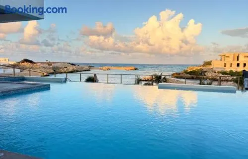 Villa Elegance-3 min Walk to the Beach-20 mins to Ochi Rios - Image 1