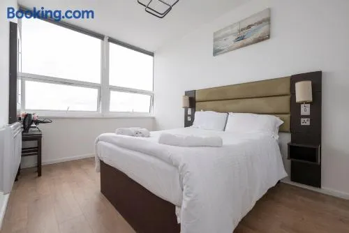 Hawthorns Apartments - Image 1