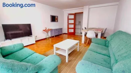 Piso muy amplio en pleno centro de Cantarrana - Viveiro - Image 1