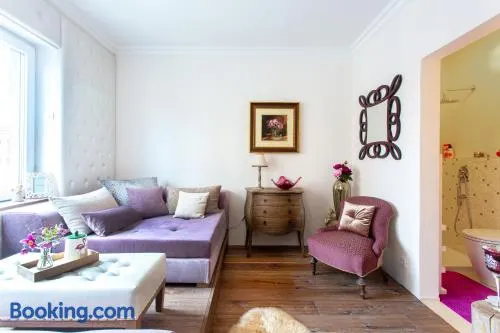 NEW, Stylish and modern central Studio, FREE parking - Image 1