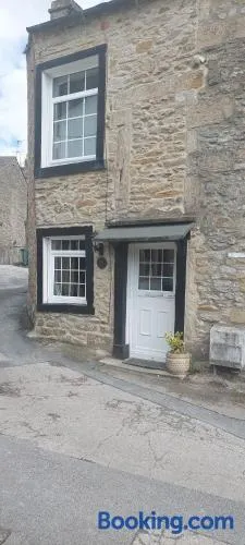 Black Horse Cottage - Image 1