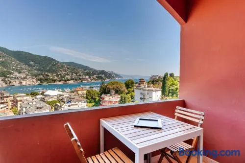 Bright apartment with a view of the Gulf and a swimming pool - Image 1