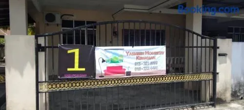 Yasmeen Homestay Kemaman - Image 1