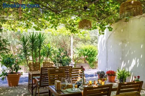 Francesca Guesthouse & Vardia Winery - Image 1