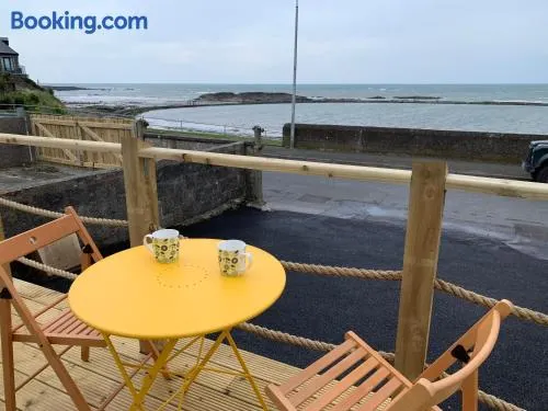 Lagoon View Cottage - Image 1