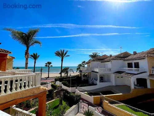 Bungalow on the beach 15 minutes from Valencia - Image 1