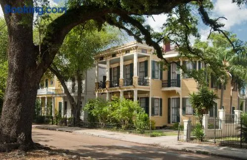 HH Whitney House - A Bed & Breakfast on the Historic Esplanade - Image 1
