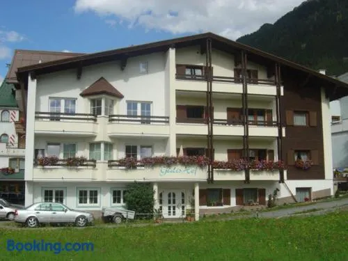 Gidis Hof - Image 1