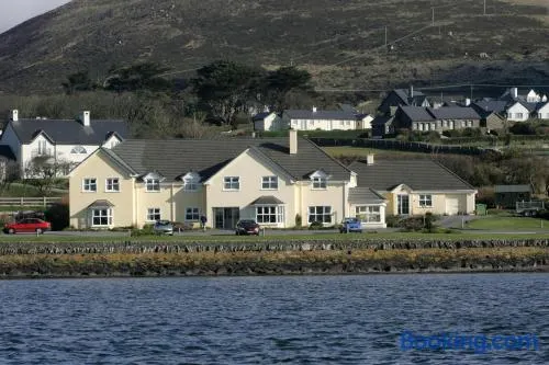 Heatons Guesthouse - Image 1